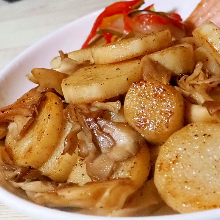 シャキシャキ✿長芋ときのこのバター醤油炒め